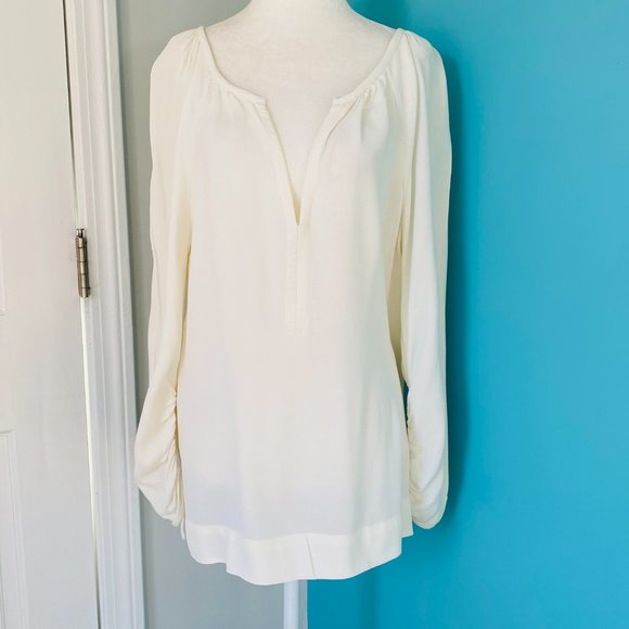 J. Crew Point Sur Drapey V-Neck Blouse in Ivory (size S) - Picture 3 of 11